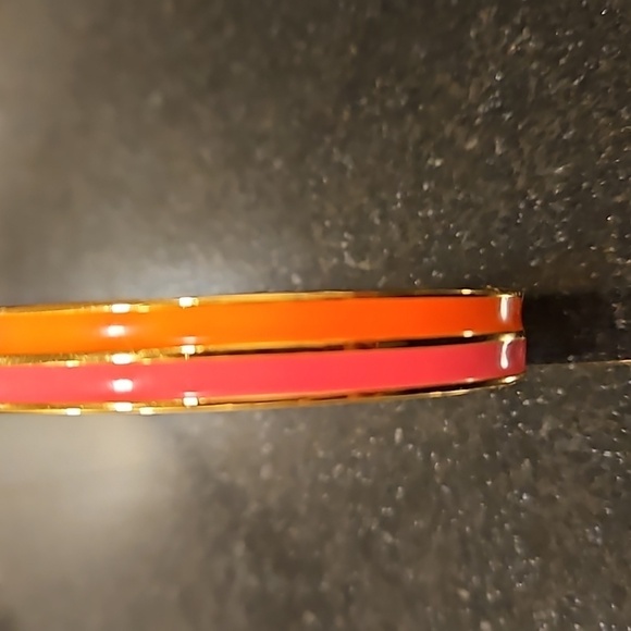 💕TRINA TURK💕 Enamel Bagle Bracelet ~ Orange and Pink Gold Plated One Size NWT - Picture 3 of 7